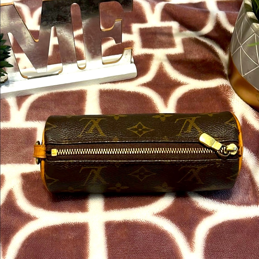 Louis Vuitton papillon pouch